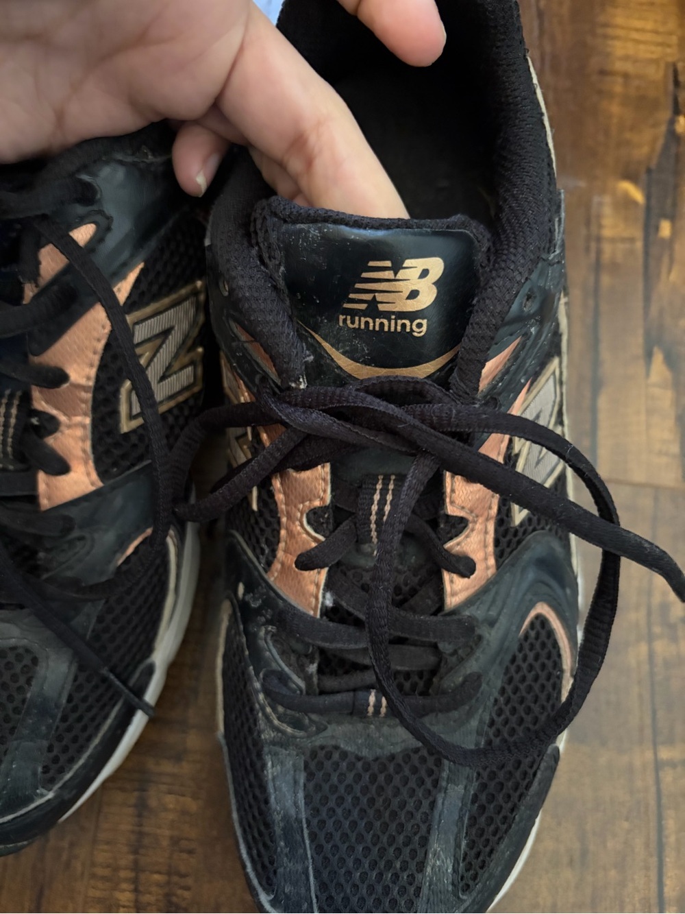 New Balance 530 athletic shoes in a black and copper colorway - Size 6 - Picture 9 of 9